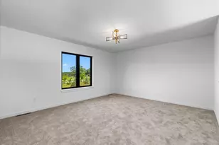 W251N2385 Valleyview Cir, Pewaukee, WI 53072 - Photo 22