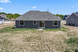 W251N2437 Valleyview Cir, Pewaukee, WI 53072 - Photo 22