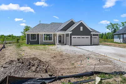 W251N2437  Valleyview Cir, Pewaukee, WI 53072 - Photo 1