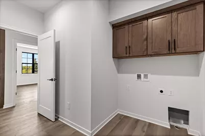 W251N2437  Valleyview Cir, Pewaukee, WI 53072 - Photo 20