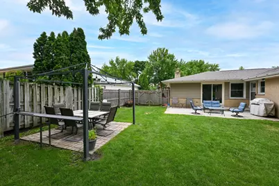 300 E Parkway Estates Dr, Oak Creek, WI 53154 - Photo 44