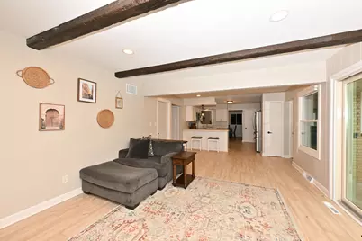 300 E Parkway Estates Dr, Oak Creek, WI 53154 - Photo 16
