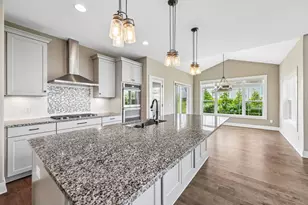 N66W15730 Fox Meadow Dr, Menomonee Falls, WI 53051 - Photo 10