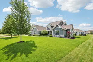 N66W15730 Fox Meadow Dr, Menomonee Falls, WI 53051 - Photo 2