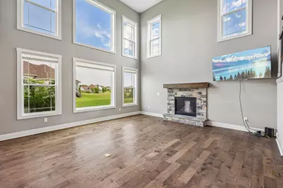 N66W15730  Fox Meadow Dr, Menomonee Falls, WI 53051 - Photo 2