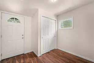 2154 S 86th St, West Allis, WI 53227 - Photo 12