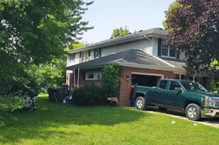 405 Foxmead Dr, Racine, WI 53185 - Photo 6