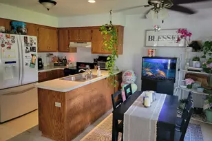 405 Foxmead Dr, Racine, WI 53185 - Photo 8