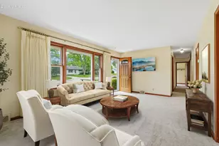 N92W16938 Roger Ave, Menomonee Falls, WI 53051 - Photo 6