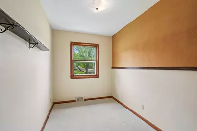 N92W16938  Roger Ave, Menomonee Falls, WI 53051 - Photo 18