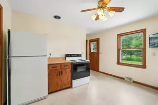 N92W16938 Roger Ave, Menomonee Falls, WI 53051 - Photo 10