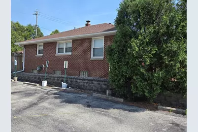 2306 S 85th St, West Allis, WI 53227 - Photo 4