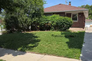 2306 S 85th St, West Allis, WI 53227 - Photo 18