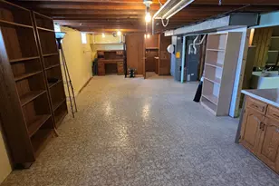 2306 S 85th St, West Allis, WI 53227 - Photo 14