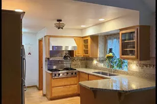 11028 W Daphne St, Milwaukee, WI 53224 - Photo 10