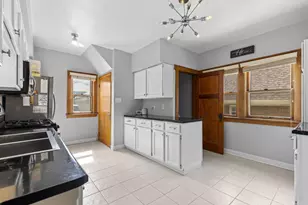 2360 N 60th St, Milwaukee, WI 53210 - Photo 12