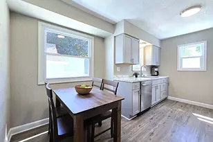 3215 W Oriole Dr, Milwaukee, WI 53209 - Photo 2