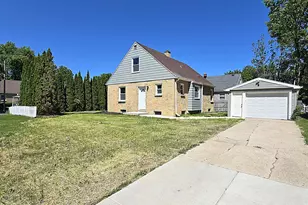 3215 W Oriole Dr, Milwaukee, WI 53209 - Photo 32