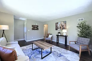 3215 W Oriole Dr, Milwaukee, WI 53209 - Photo 14