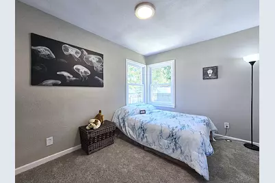 3215 W Oriole Dr, Milwaukee, WI 53209 - Photo 24