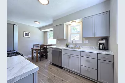 3215 W Oriole Dr, Milwaukee, WI 53209 - Photo 4