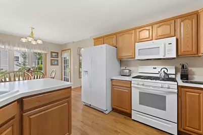5004  Kingdom Ct, Racine, WI 53402 - Photo 10