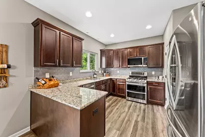 W206N16377  Marshland Dr, Jackson, WI 53037 - Photo 14