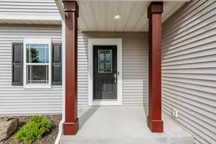 W206N16377 Marshland Dr, Jackson, WI 53037 - Photo 8