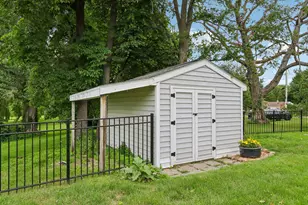 S94W14508 Groveway Ln, Muskego, WI 53150 - Photo 40