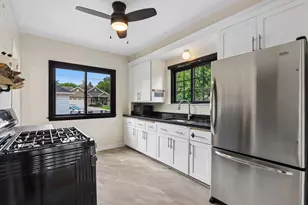 S94W14508 Groveway Ln, Muskego, WI 53150 - Photo 6