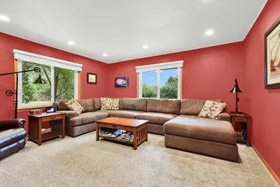 2614 W Chestnut Rd, Mequon, WI 53092 - Photo 12