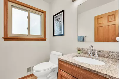 2614 W Chestnut Rd, Mequon, WI 53092 - Photo 18