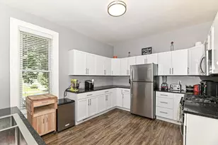 400 E Garfield Ave, Milwaukee, WI 53212 - Photo 10
