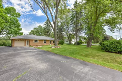 W156N8028  Pilgrim Rd, Menomonee Falls, WI 53051 - Photo 30
