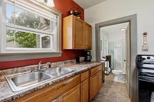 1210 Hamilton St, Manitowoc, WI 54220 - Photo 8