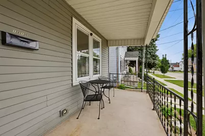 1210  Hamilton St, Manitowoc, WI 54220 - Photo 2