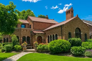 6150 Washington Cir, Wauwatosa, WI 53213 - Photo 2