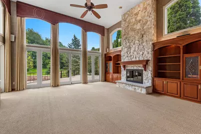 3230  Fordham Ct, Brookfield, WI 53005 - Photo 4