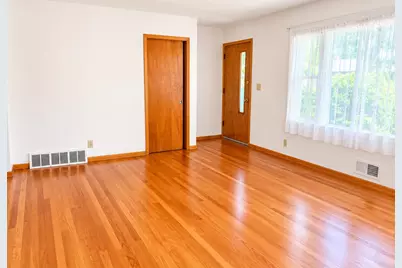 3438  9th Ave, Racine, WI 53402 - Photo 2