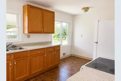 3438  9th Ave, Racine, WI 53402 - Photo 6