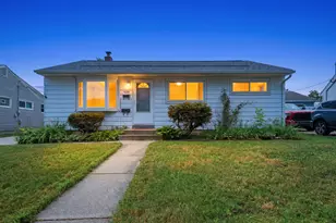 8149 W Kathryn Ave, Milwaukee, WI 53218 - Photo 16