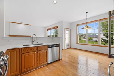 4703 W Forest Hill Ave, Franklin, WI 53132 - Photo 12