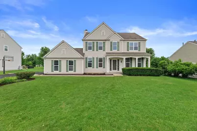 4703 W Forest Hill Ave, Franklin, WI 53132 - Photo 2