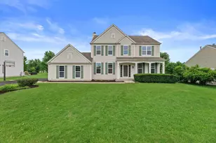4703 W Forest Hill Ave, Franklin, WI 53132 - Photo 2