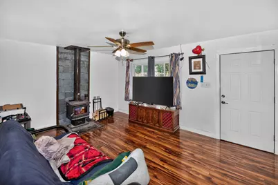 5874 S Marilyn St, Milwaukee, WI 53221 - Photo 2