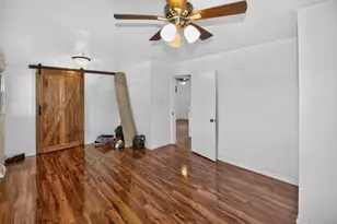 5874 S Marilyn St, Milwaukee, WI 53221 - Photo 10