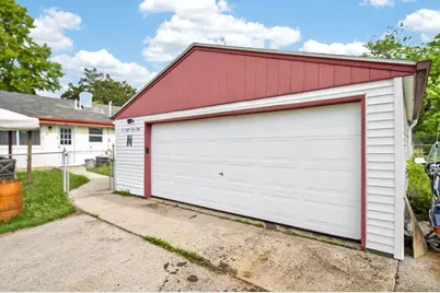 5874 S Marilyn St, Milwaukee, WI 53221 - Photo 16