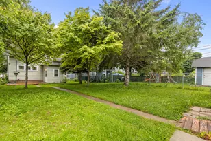 1422 St Clair Ave, Sheboygan, WI 53081 - Photo 24