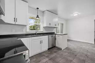 567 W Fransee Ln, Glendale, WI 53217 - Photo 8
