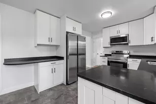 567 W Fransee Ln, Glendale, WI 53217 - Photo 6